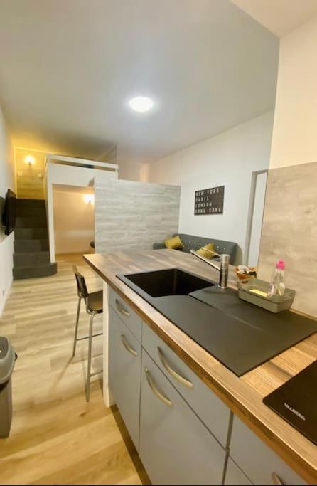 T2 Neuf Pour 4 Pers , Bien Place Et Parking Gratuit Apartman Toulouse Kültér fotó